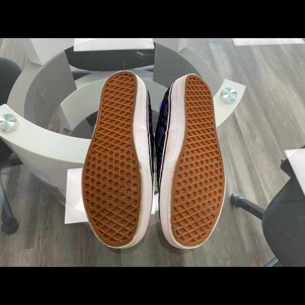 Women’s Size 9 Vans - Picture 5 of 5